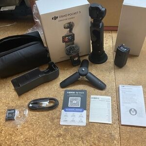 DJI Osmo Pocket 3 Creator Combo - Black